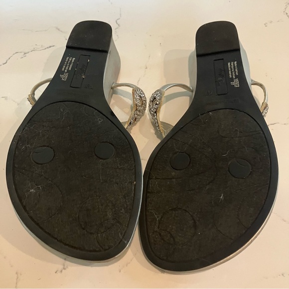 Dexflex Comfort Sz 7.5 WIDE Silver Thong Synthetic Women Sandals - Picture 10 of 11